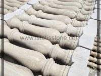 نرده صراحی سنگی تراش گردسر و ته مربع کرم استخوانی 70 سانتی