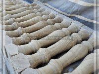 نرده صراحی سنگی تراش گردسر و ته مربع کرم روشن 70 سانتی
